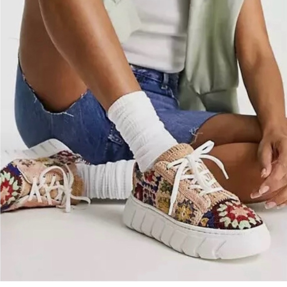 Free People Catch Me If You Can Crochet Sneakers Shoes size 38 7.5